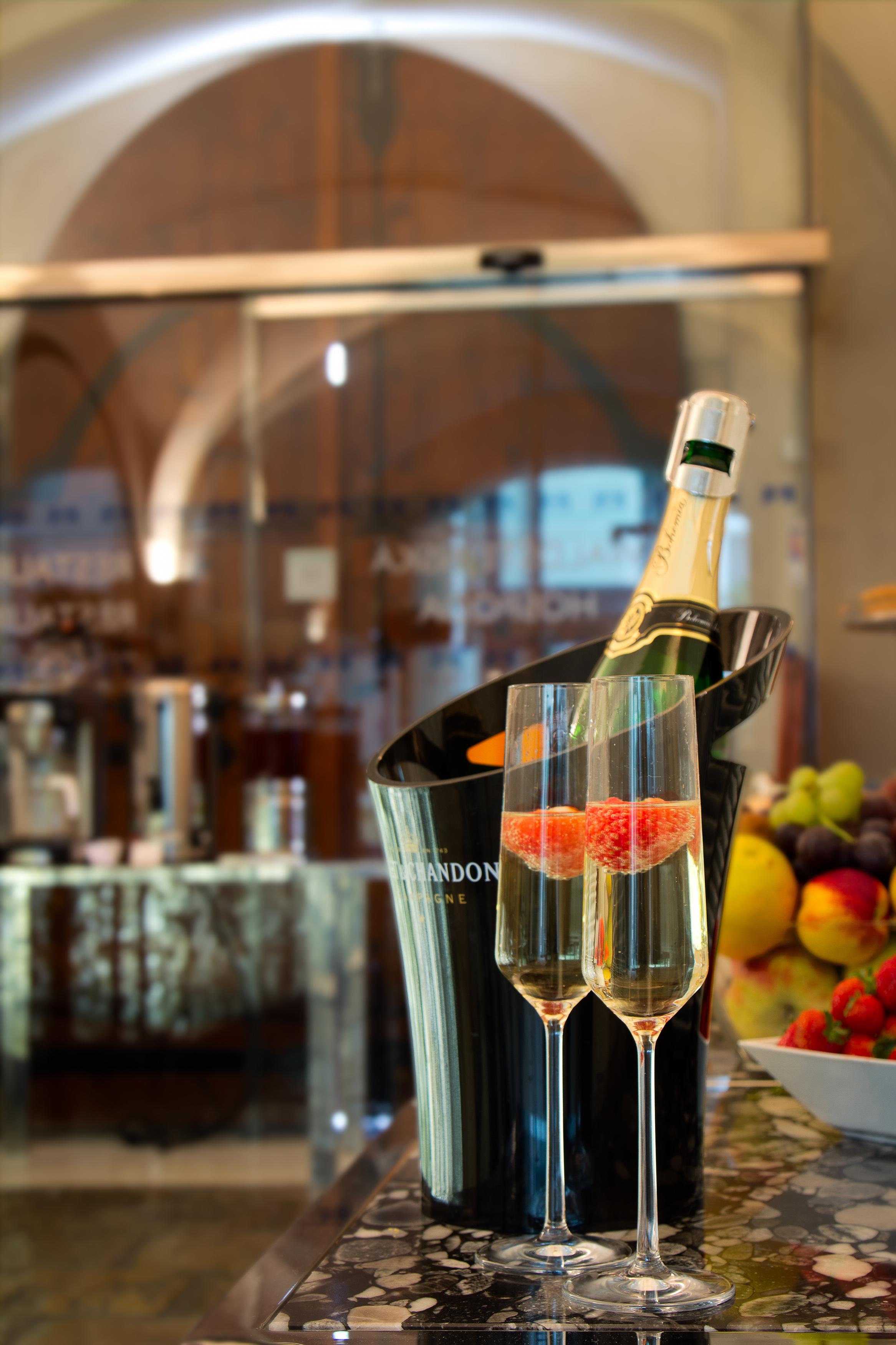 Three Storks Hotel Prague Exterior photo A bottle of champagne