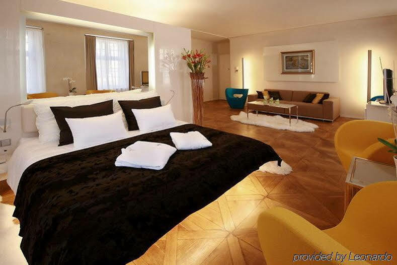 Three Storks Hotel Prague Exterior photo A suite at the Hotel de France